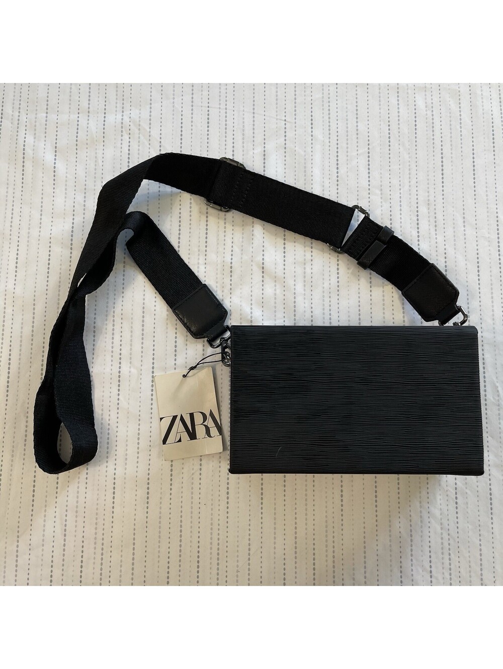 ZARA Rigid Crossbody Magnetic Closure Bag Black